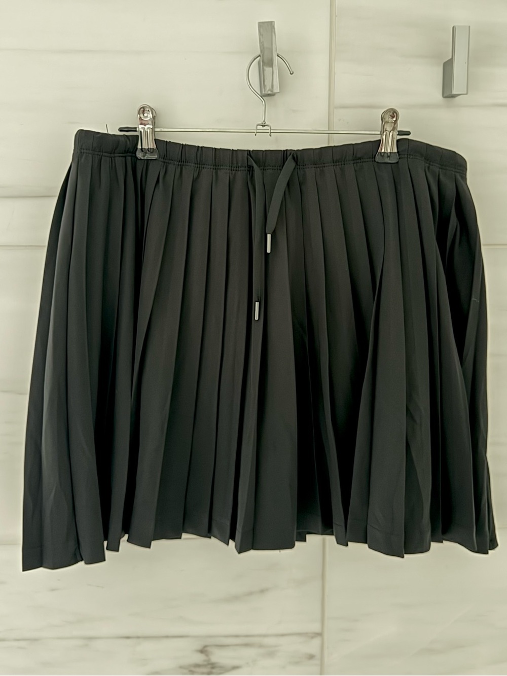 Vuori Black Pleated Tennis Skirt